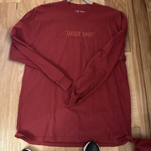 Taylor swift long sleeve red tee official store xl new rare Taylor’s version